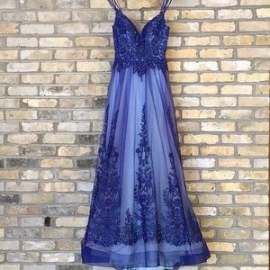 Ellie Wilde prom size 4